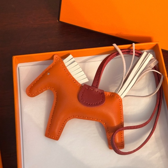 Authentic Milo Hermès GriGri Rodeo TPM bag charm. From the 2021 Collection. - Picture 6 of 7